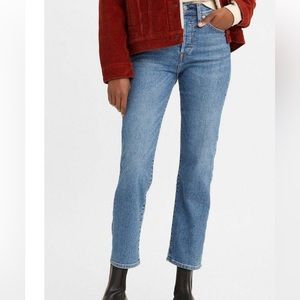 Levi’s Wedgie Straight “LOVE IN THE MIST” size 32 length 28